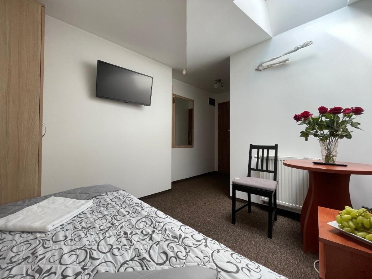 Hotelik Gold Raszyn Ngoại thất bức ảnh