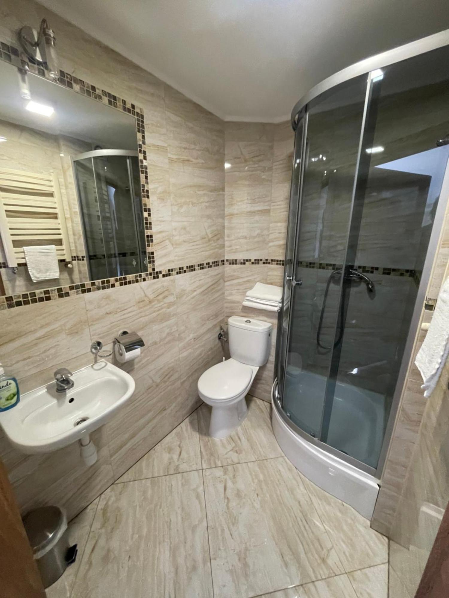 Hotelik Gold Raszyn Ngoại thất bức ảnh